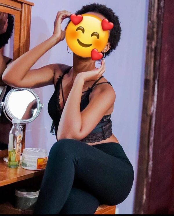 Small lee – escort in Mumbai - Image 2