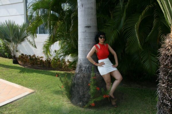 Sonia – Iranian escort in Edmonton