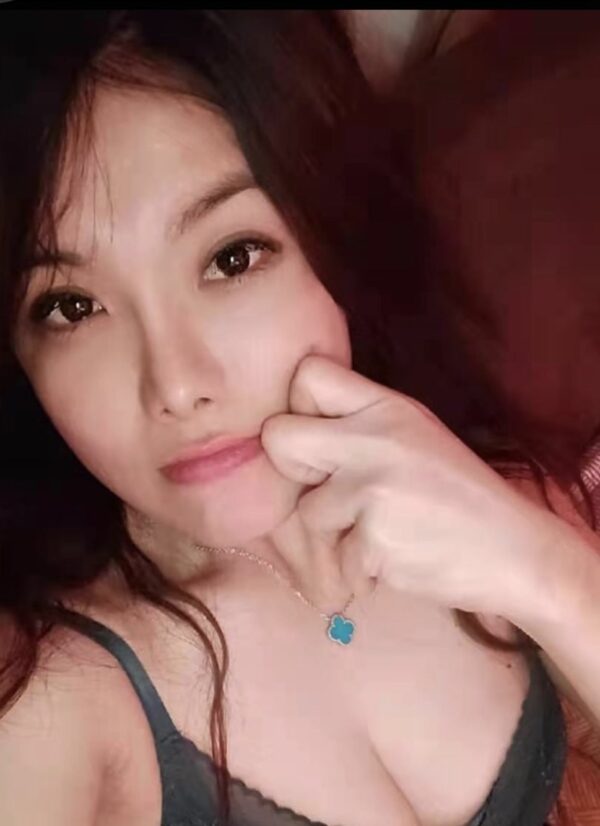 Sweet – South Korean girl Fiji - Image 2