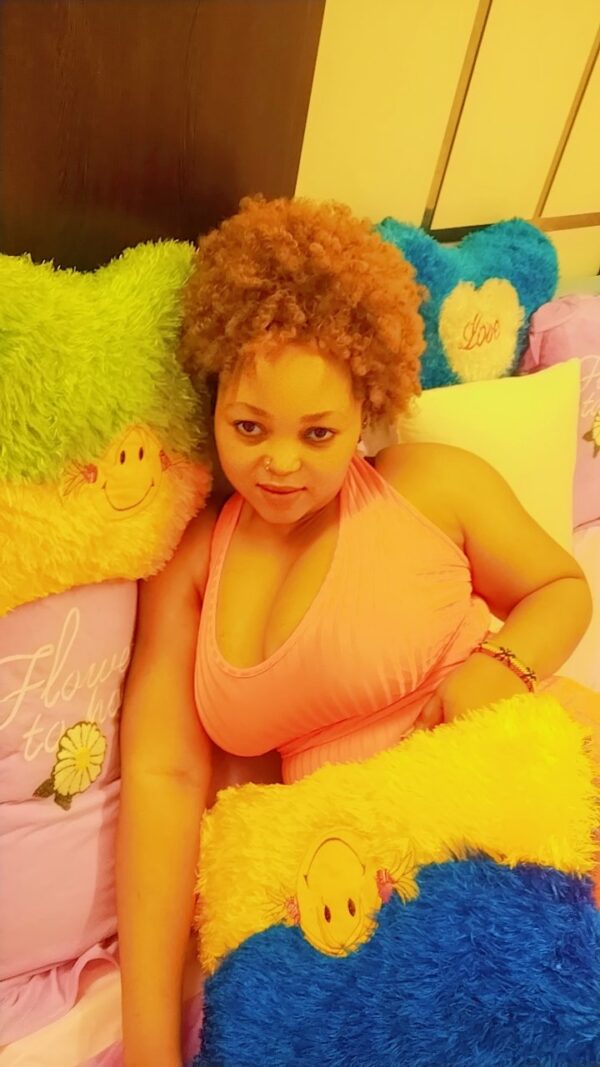 Tania – South African girl Jeddah - Image 8