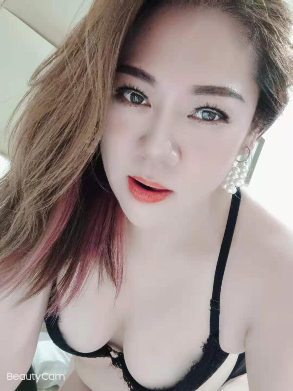 Katelin T – Singaporean girl Khobar - Image 4
