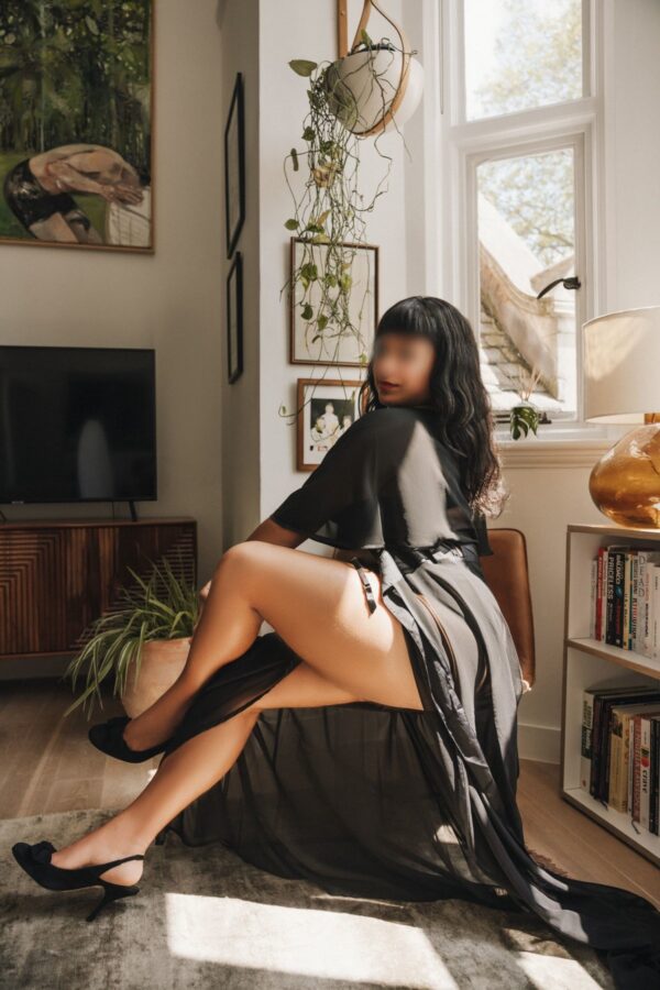 Tulsi Tamora – British escort in London - Image 4