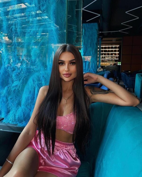 Versache   Russian  -  in Beirut - Image 2