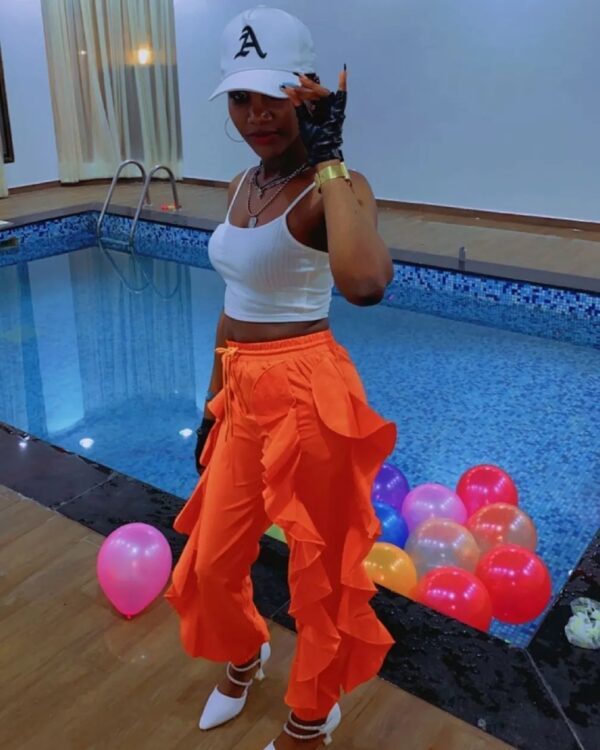 Violet – Kenyan adult performer in Dammam