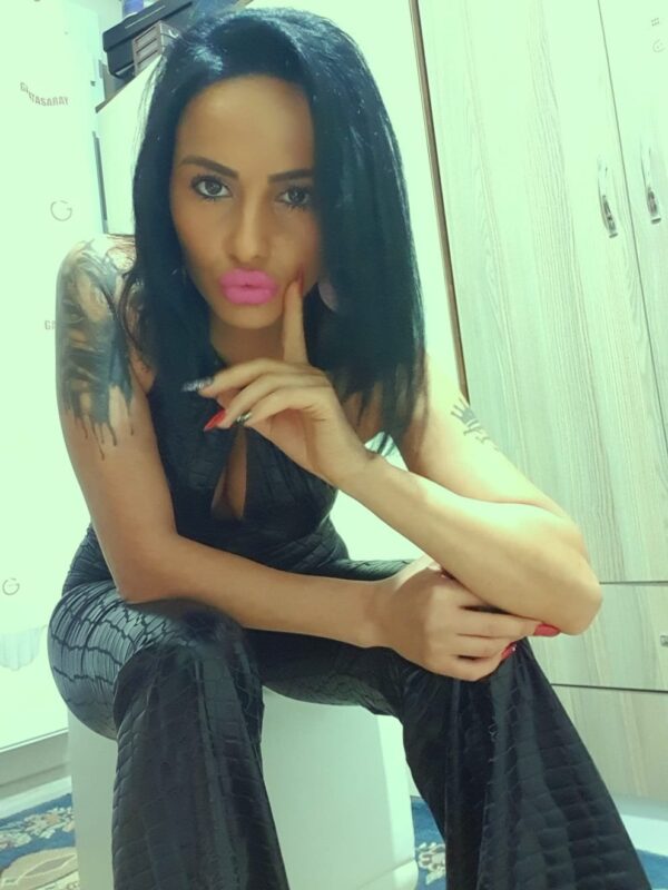 Vip Escort Kelly – girl Kuwait - Image 7