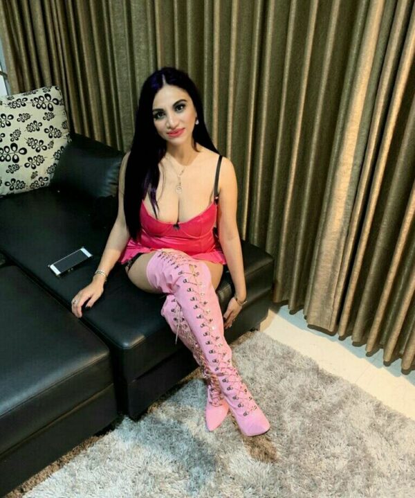 Vivian – Singaporean escort in London