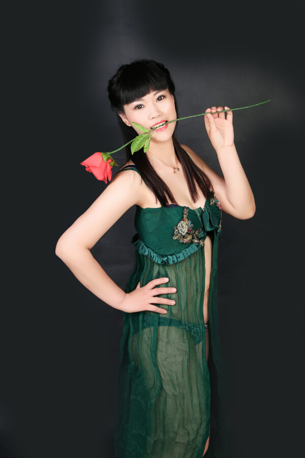Xiaohe – Chinese girl Dammam - Image 6