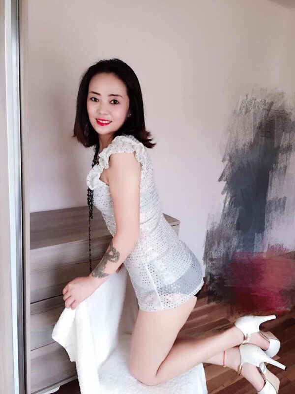 Zhizhi – Chinese girl Khobar - Image 3