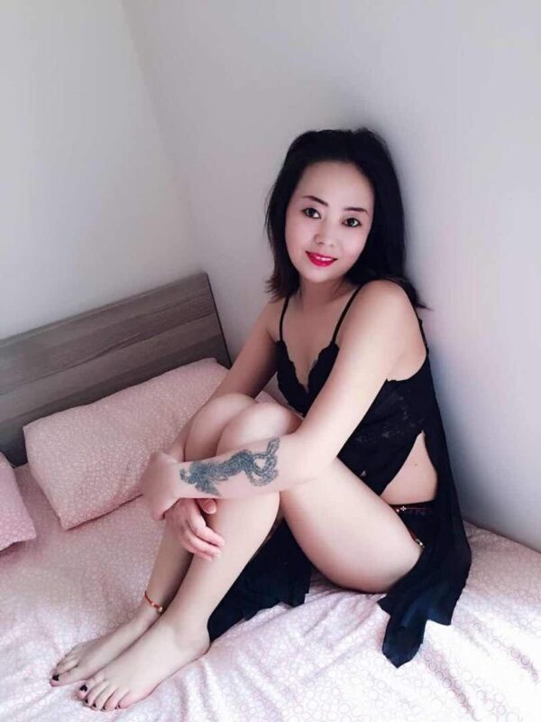 Zhizhi – Chinese girl Khobar - Image 4