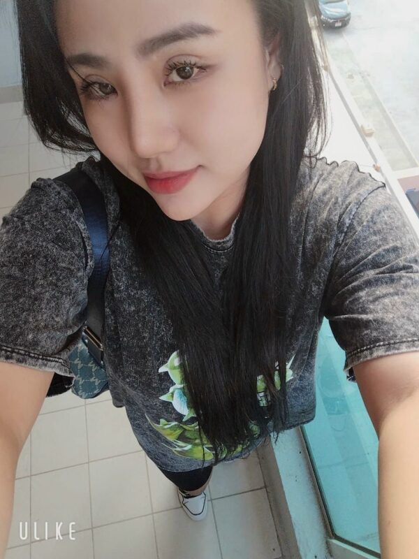 Younger – South Korean escort in Muscat - Image 4